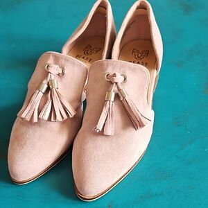 BEAST FASHION Blush Suede Loafers with Tassels Size 7
